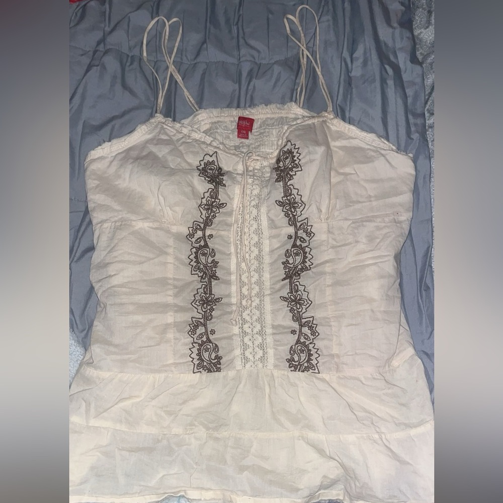 vintage tank top size says xxl but could fit xl or L